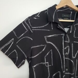 Porter And ash Medium Button Collar Short Sleeve Shirt Black White Stretch Artsy